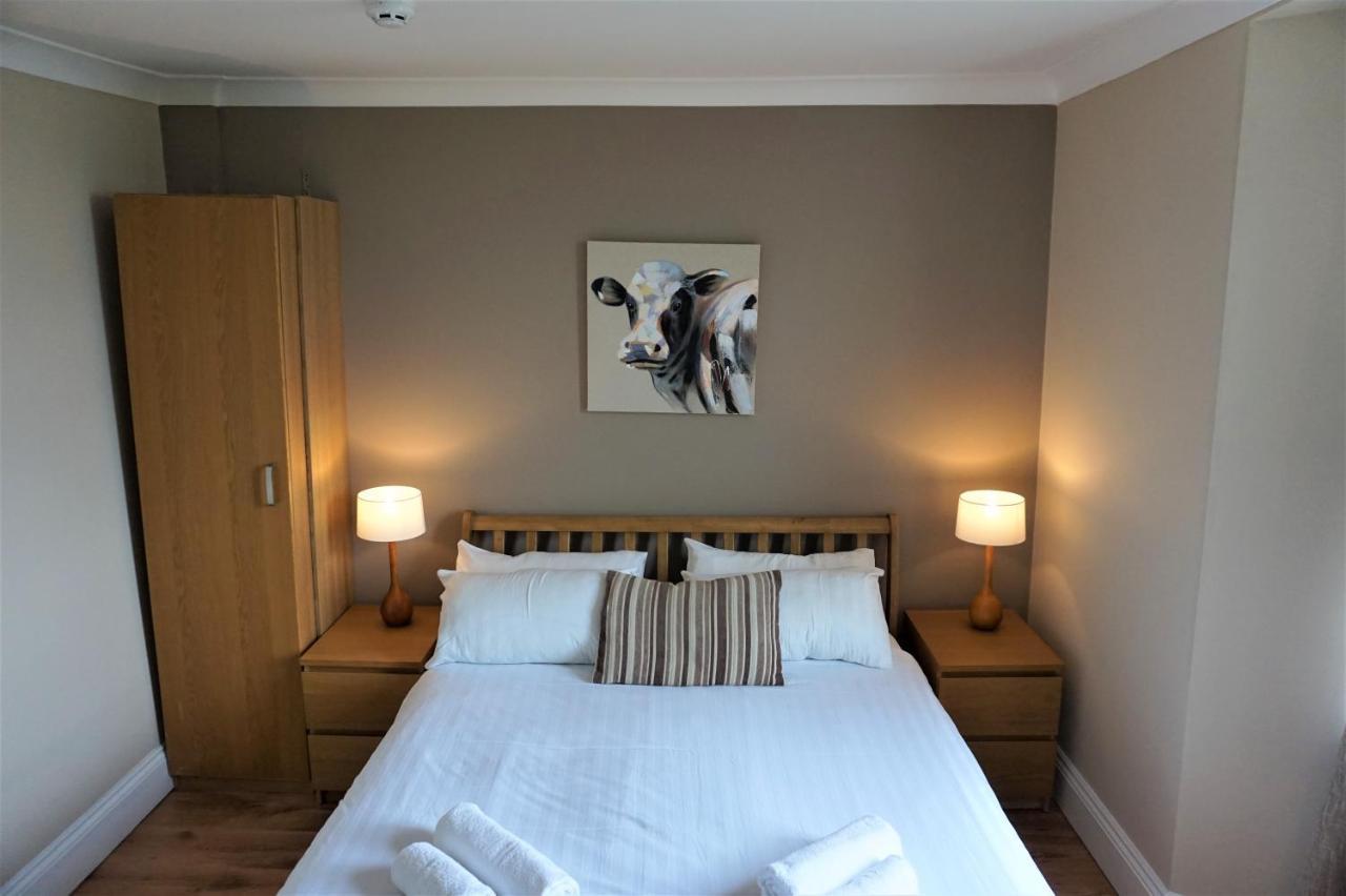 The Angel Hotel Cardigan Exteriér fotografie