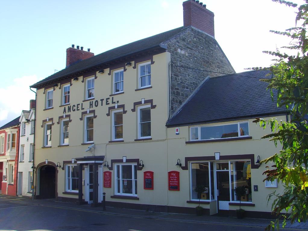 The Angel Hotel Cardigan Exteriér fotografie